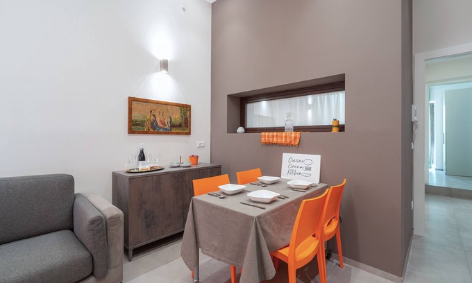 Noto Historic Centre Apartment | Apartment 'La Casetta Del Cuore' with Private Backyard, Wi-Fi and Air Conditioning