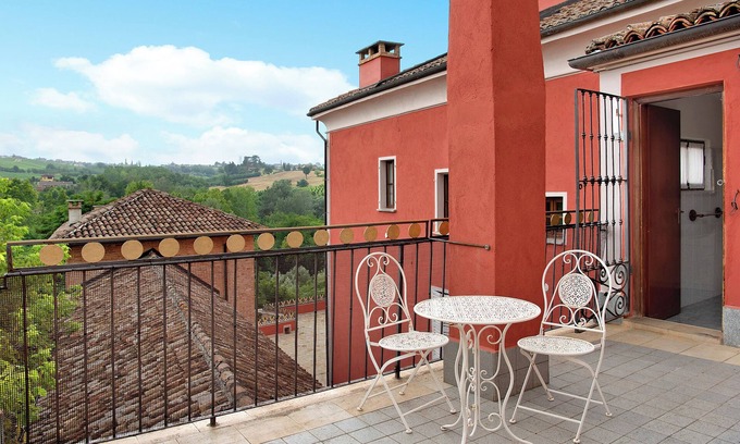 Costigliole d'Asti Apartment | Apartment 'La Rocca di Efisio - Barbera with Private Terrace, Wi-Fi and Air Conditioning