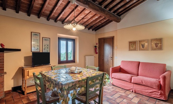 Fucecchio Apartment | Apartment 'La Legnaia' with Shared Pool, Wi-Fi and Air Conditioning