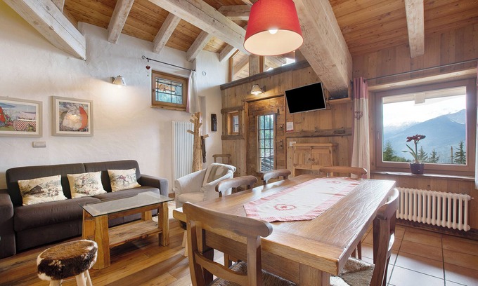 Charvensod Apartment | Apartment 'La Ponteille' with Shared Terrace, Shared Garden and Wi-Fi