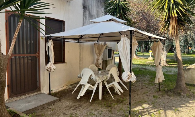 Calimera Apartment | Apartment 'La Quiete - Gazebo Esterno 2' with Shared Pool, Wi-Fi and Air Conditioning