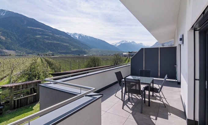 Castelbello-Ciardes Apartment | Apartment 'Lea' with Mountain View, Wi-Fi and Air Conditioning