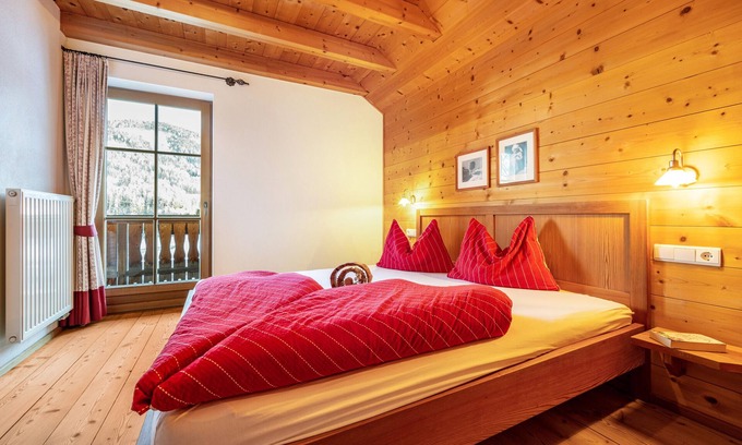 San Vito Apartment | Apartment 'Lechnerhof 4' with Mountain View, Shared Garden and Wi-Fi