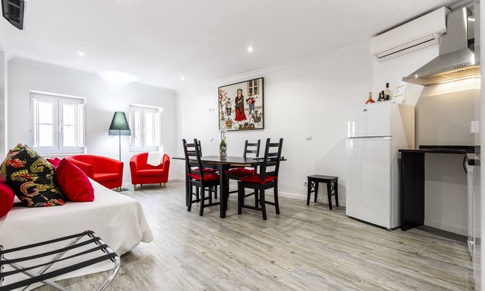Santa Maria Maior Apartment | Apartment Lisbon Castle area and Alfama