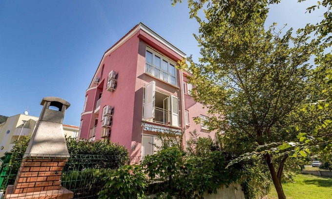 Baska Apartment | Apartment Lovorka with terrace and barbeque