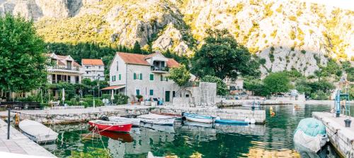 Orahovac Apartment | Apartment Lukiduki at the beach - Kotor