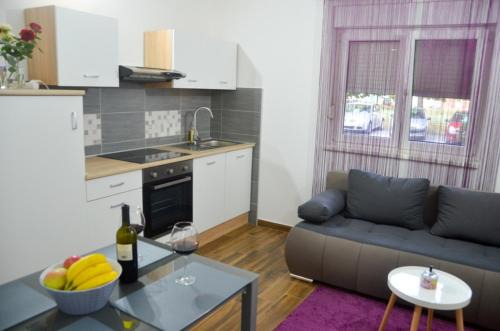 Vinkovci Apartment | Apartment Mikela