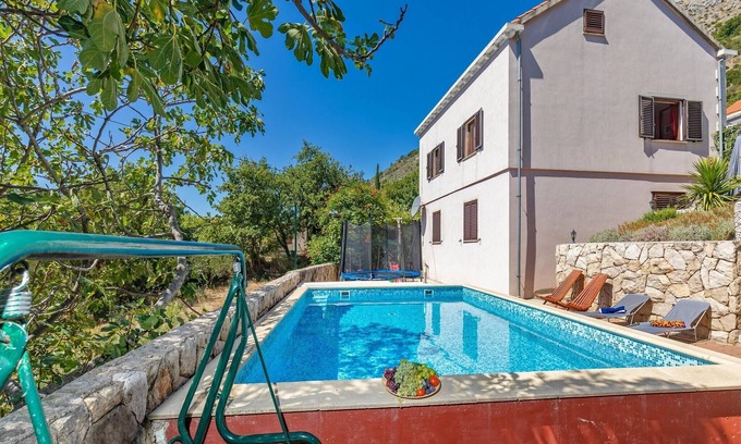 Stravca Apartment | Apartment Mileta - Two Bedroom Apartment with Swimming Pool