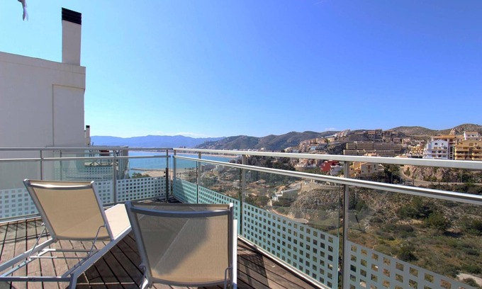 Faro de Cullera Apartment | Apartment 'Mirador De Can Vicent' with Sea View, Wi-Fi and Air Conditioning