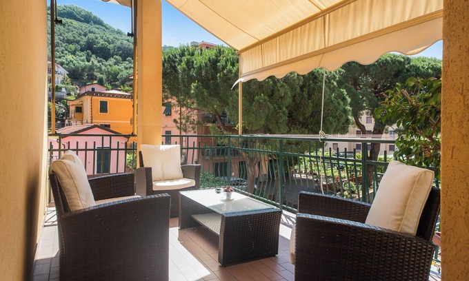 Moneglia Apartment | Apartment 'Miriam e Carlo' close to the Beach with Garden & Wi-Fi