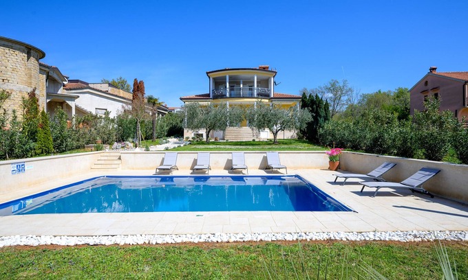 Kukci Apartment | Apartment Muha I with pool in Porec
