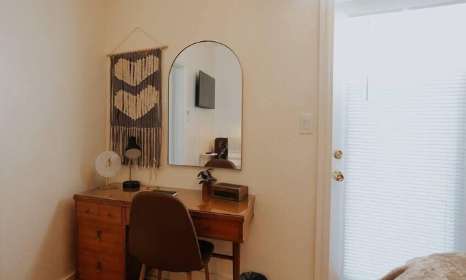 Medford Apartment | Apartment near downtown Medford with parking included.