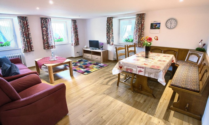 Grafenhausen Apartment | Apartment 'Nr 5 50 Qm' with Mountain View, Shared Garden and Wi-Fi
