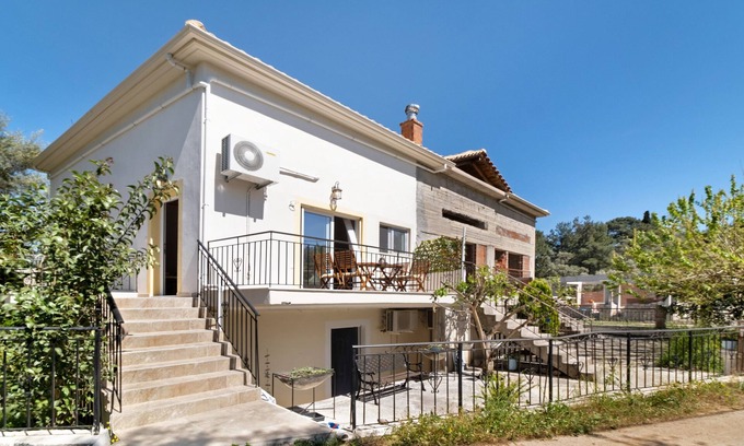 Lygia Apartment | Apartment 'Oceanida Aelia Room' with Wi-Fi