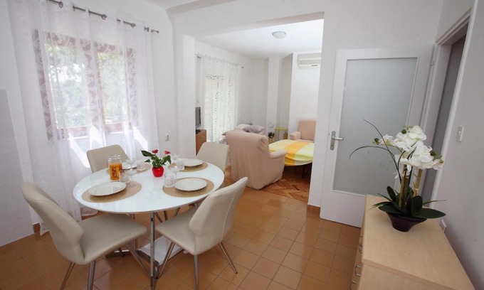 Vranjic Apartment | Apartment Oliva