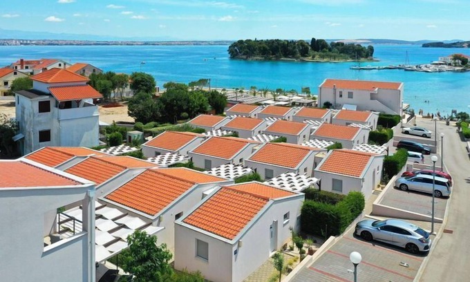 Preko Apartment | Apartment on Ugljan Island by Sandy Beach