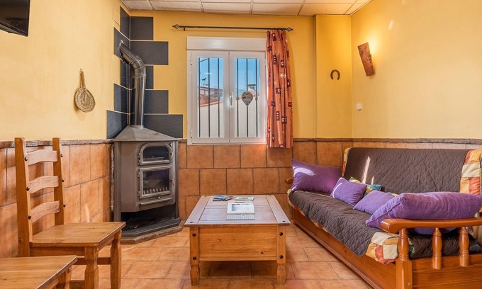 Jerez del Marquesado Apartment | Apartment 'Postero' with Mountain View, Balcony and Wi-Fi