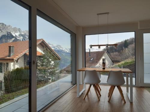 Obstalden Apartment | Apartment Panorama am Walensee in Neubau-Villa