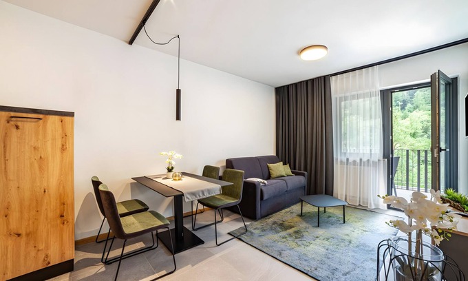 Lagundo Apartment | Apartment 'Pauli 4' with Mountain View, Shared Garden and Wi-Fi