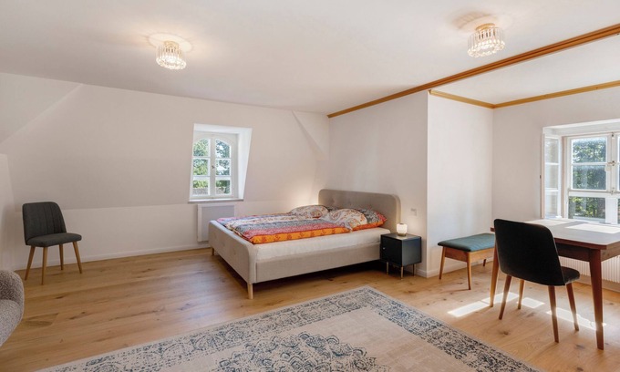 Querfurt Apartment | Apartment 'Pauline' with Shared Pool, Shared Terrace and Wi-Fi