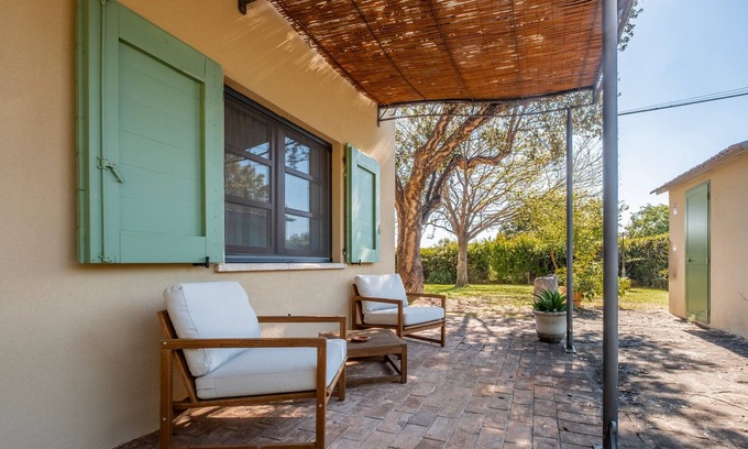 Borgo Carige Apartment | Apartment 'Pendolino' with Shared Pool, Wi-Fi and Air Conditioning