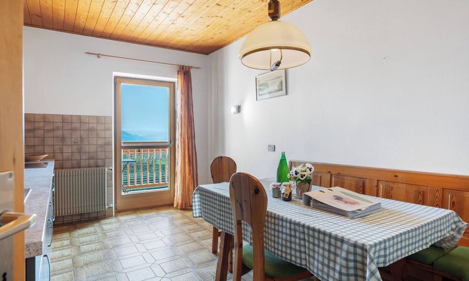 Perdonig/Predonico Apartment | Apartment 'Petra' with Mountain View, Shared Garden and Wi-Fi