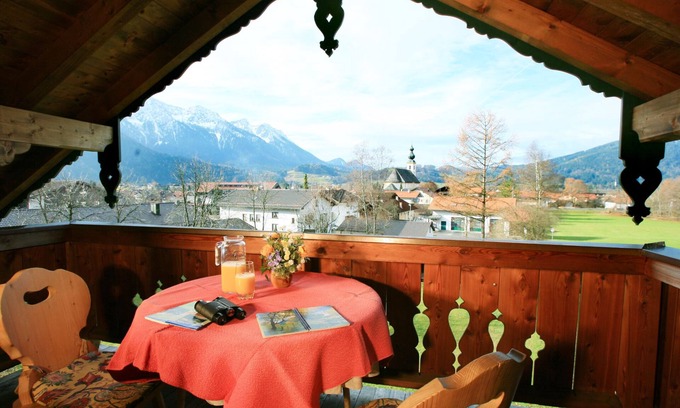 Kreuzfeld Apartment | Apartment Rauschberg for 4 persons with balcony, 67 sqm, kitchenette