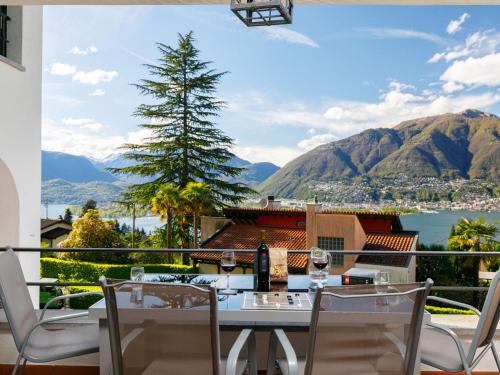 Gambarogno Apartment | Apartment Residenza Miralago Apt- D32 by Interhome
