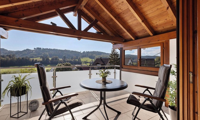 Stockach Apartment | Apartment 'Rinderle' with a View to the Valley