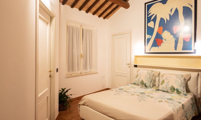 Ferrara Historic Centre Apartment | Apartment 'Romantica Corte Degli Estensi' with Private Terrace, Wi-Fi and Air Conditioning