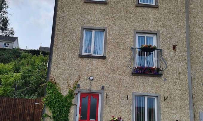 Carrick-on-Shannon Apartment | Apartment Sleeps 2 with Free Parking
