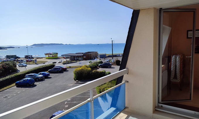 Trevou-Treguignec Apartment | Apartment sea view, 50m from the beach Trestel en Trévou Tréguigne 22260