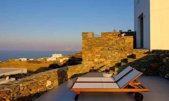 Ano Meria House | Apartment 'Seascape Suite 3' with Sea View, Wi-Fi and Air Conditioning