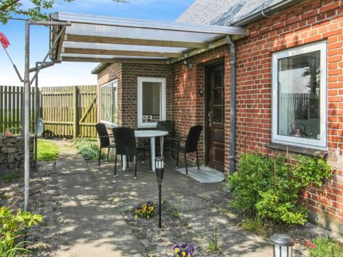 Hojer Apartment | Apartment Skarpe by Interhome