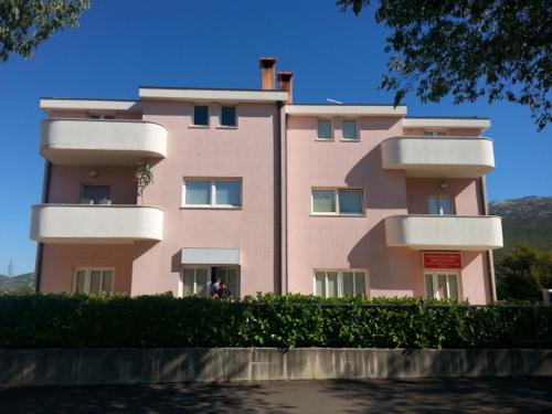 Dugopolje Apartment | Apartment Smodlaka