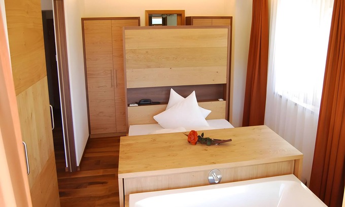 Burgusio Apartment | Apartment 'Sonnenaufgang 2' with Mountain View, Shared Terrace and Wi-Fi