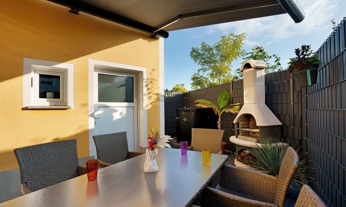 Lauchhammer Apartment | Apartment 'Sophie' with Private Terrace, Wi-Fi and Air Conditioning