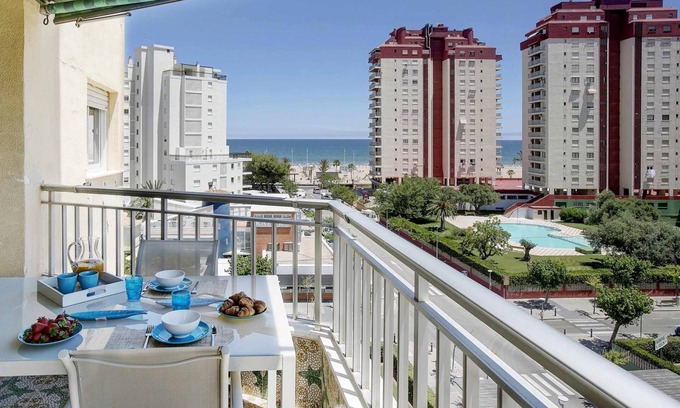 Grau i Platja Apartment | Apartment 'Tokiomar Playa' with Sea View, Wi-Fi and Air Conditioning