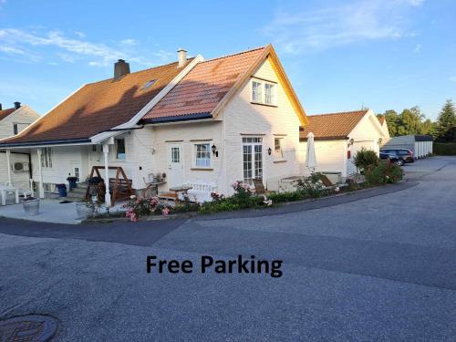 Kristiansand Apartment | Apartment Tryms vei 20a - Stor Leilighet