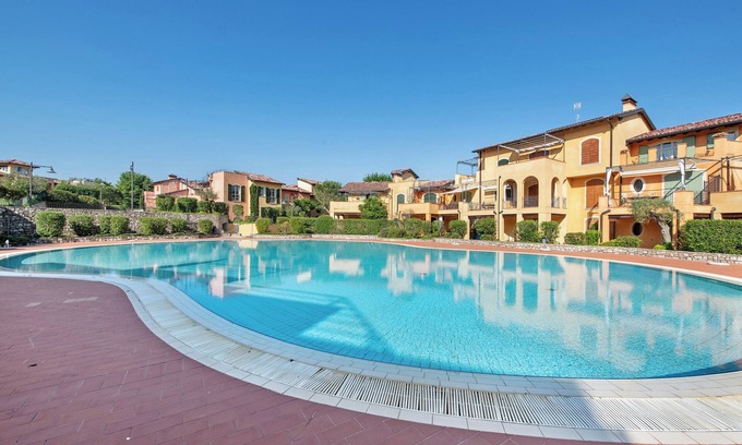 Manerba del Garda Apartment | Apartment 'Velista' with Mountain View, Wi-Fi and Air Conditioning