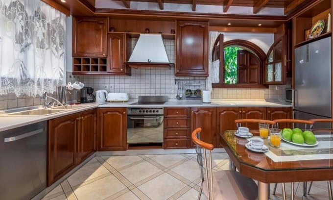 Koskinou Apartment | Apartment 'Villa Maria' with Private Garden, Wi-Fi and Air Conditioning