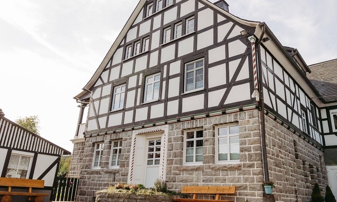 Niederberndorf Apartment | Apartment 'Wennetal' with Shared Terrace, Shared Garden and Wi-Fi