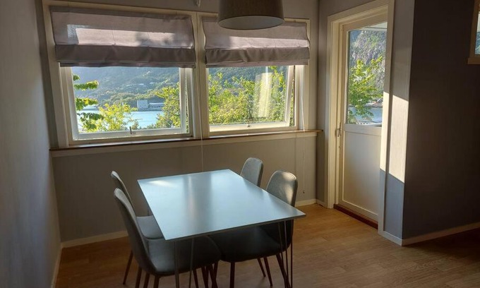 Svelgen Apartment | Apartment with a view