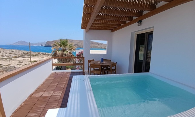 Pachena Apartment | Apartment with Sea View & Plunge Pool (1st floor)