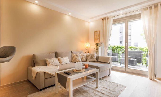 Schoenefeld Apartment | Apartment 'Wohnung Mit Terrasse Nähe Airport' with Private Terrace and Wi-Fi