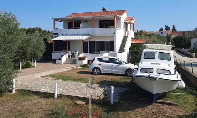 Susica House | Apartments and rooms with parking space Susica, Ugljan - 8265