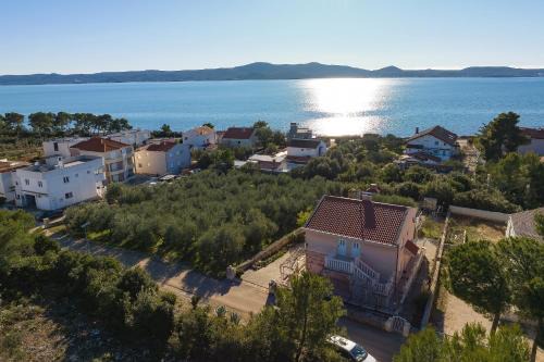 Sukosan Apartment | Apartments by the sea Sukosan, Zadar - 15036