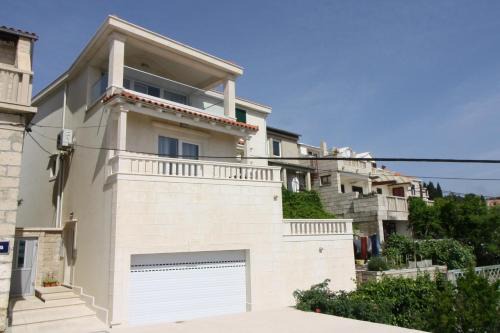 Sumartin Apartment | Apartments by the sea Sumartin, Brac - 18749