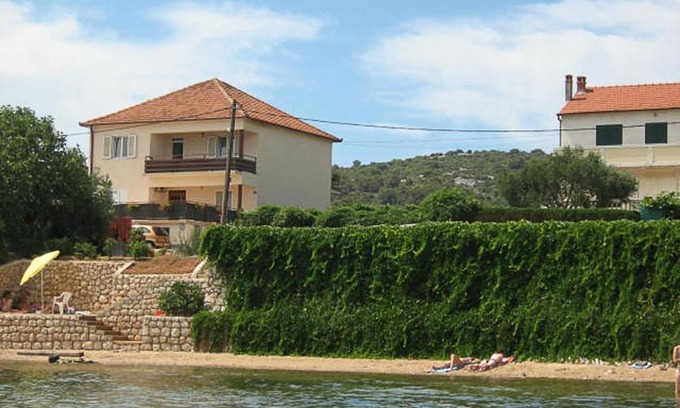 Kraj Apartment | Apartments by the sea Tkon, Pasman - 8410