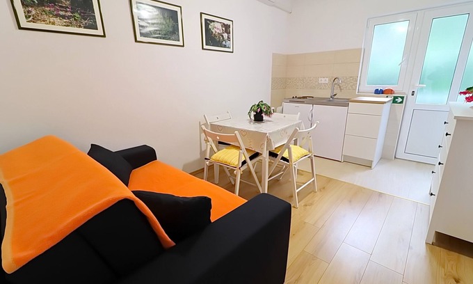 Polace Apartment | Apartments Nodilo - Comfort One Bedroom Apartment with Balcony and Sea View (Apt 3)